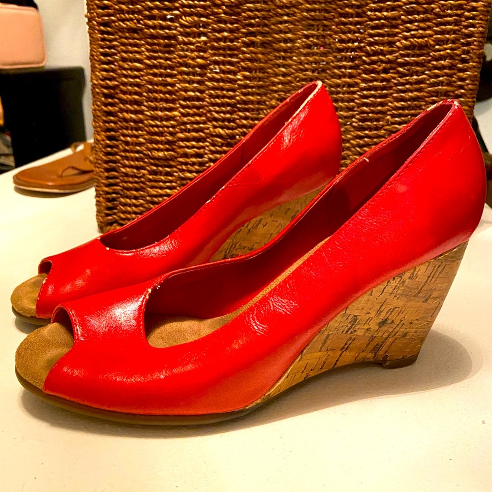 Women’s Red Wedge Pump
